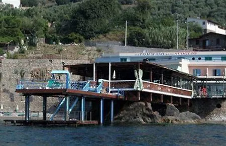 Otel Lo Scoglio